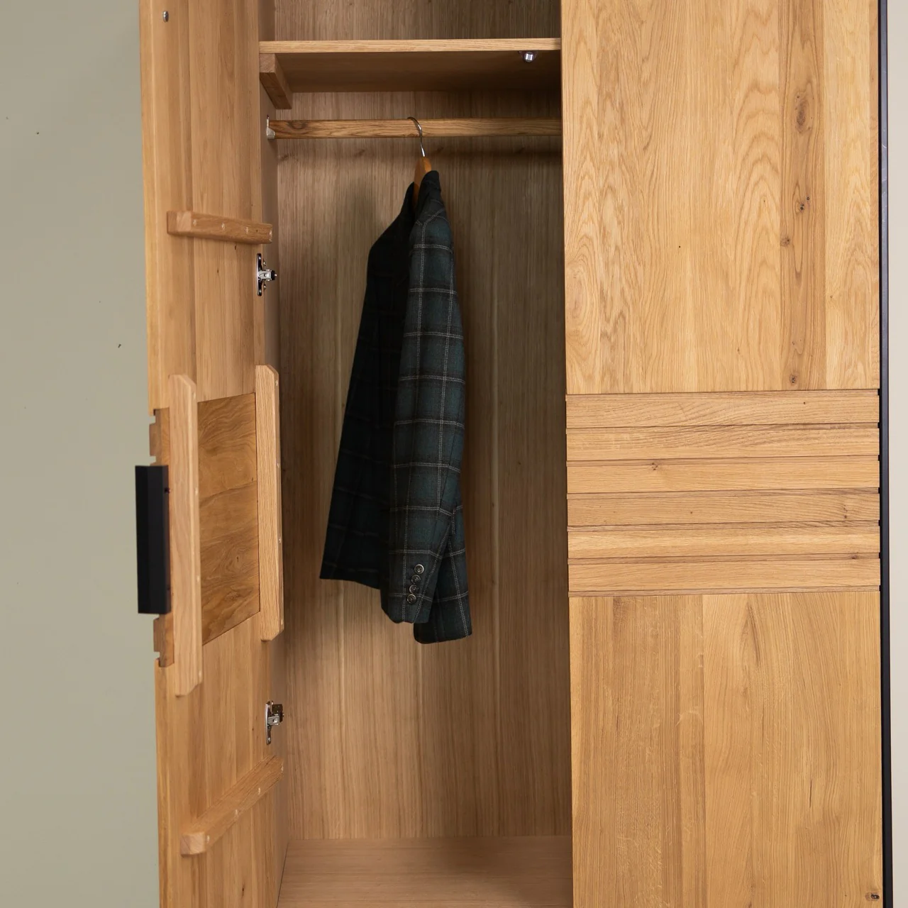 Armoire 2 portes en bois massif de chêne Runa - NordicStory - Image 3