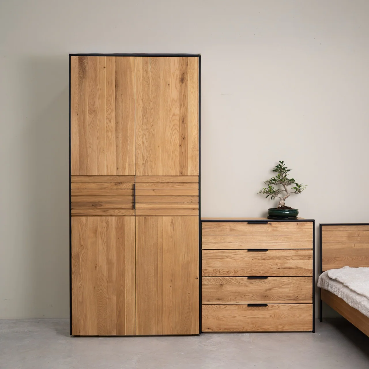 Commode en bois massif de chêne Runa – NordicStory - Image 11