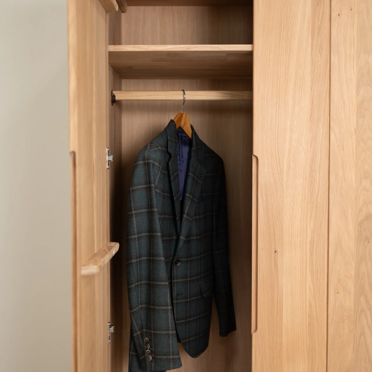 Armoire 2 portes en bois massif Suède - NordicStory - Image 7