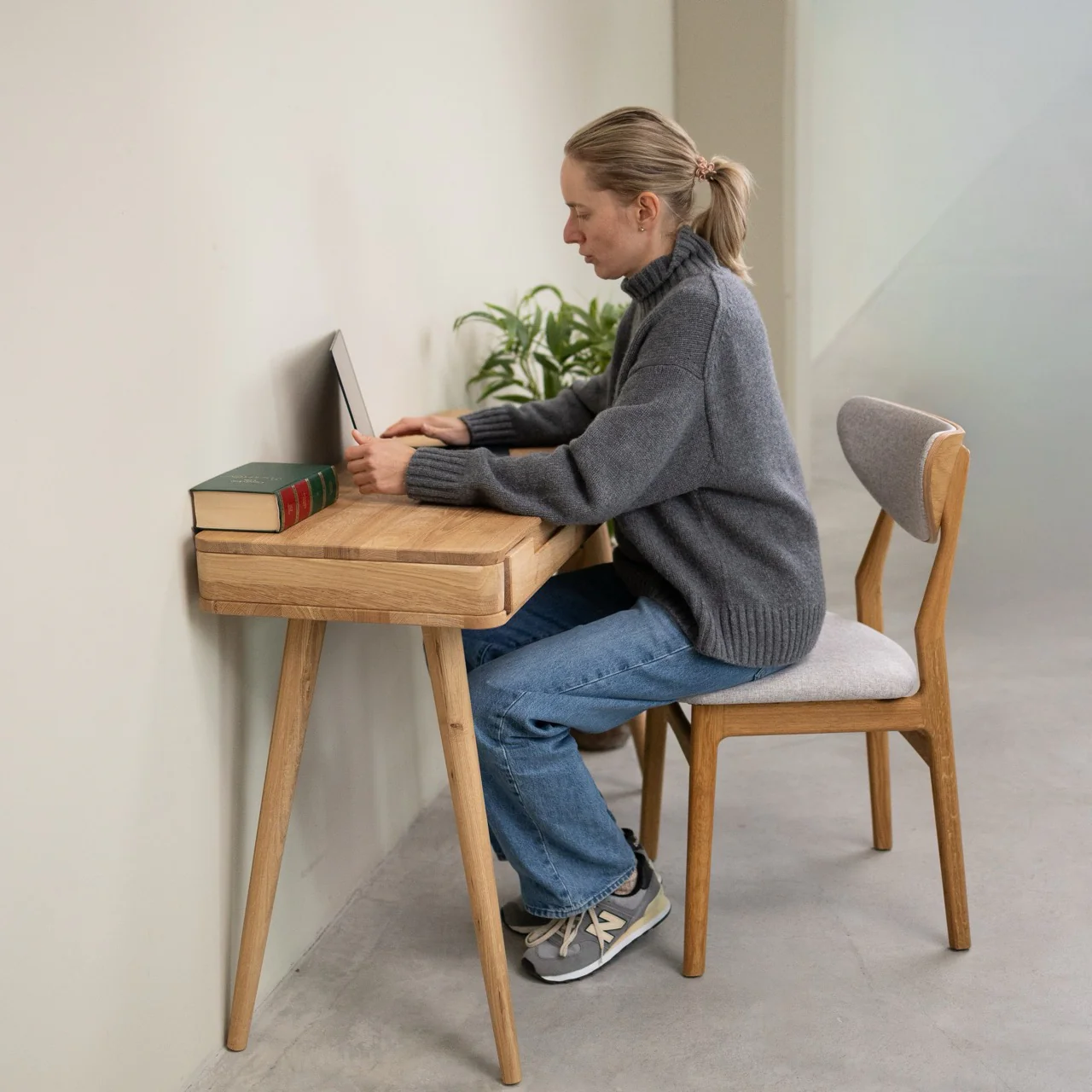 Bureau console en bois massif de chêne Escandi Atelier – NordicStory - Image 3
