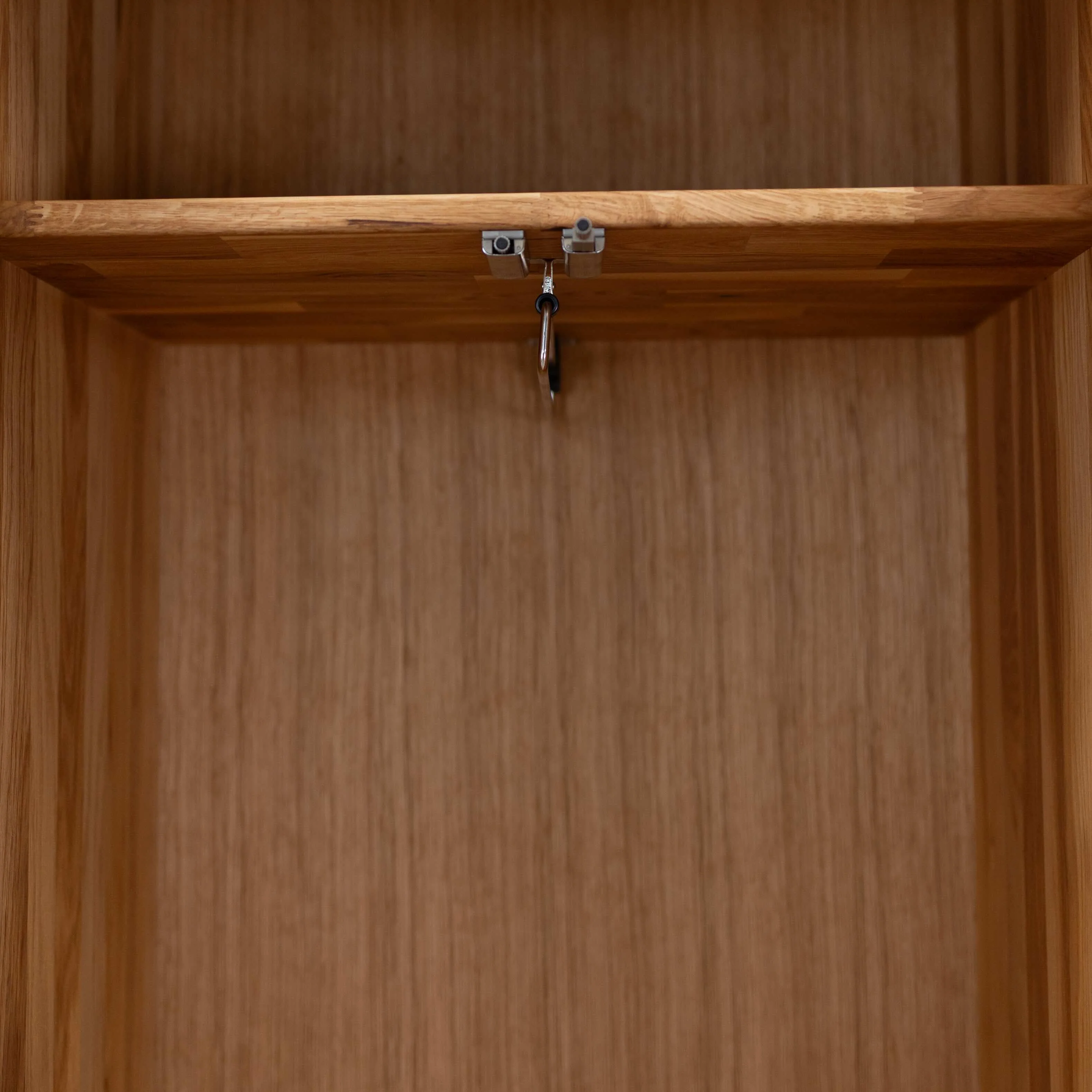 Armoire 2 portes en bois massif de chêne Genève - NordicStory - Image 8