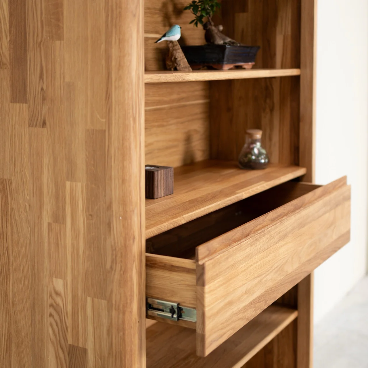Bibliothèque en bois massif de chêne Elsa 2 - NordicStory - Image 6