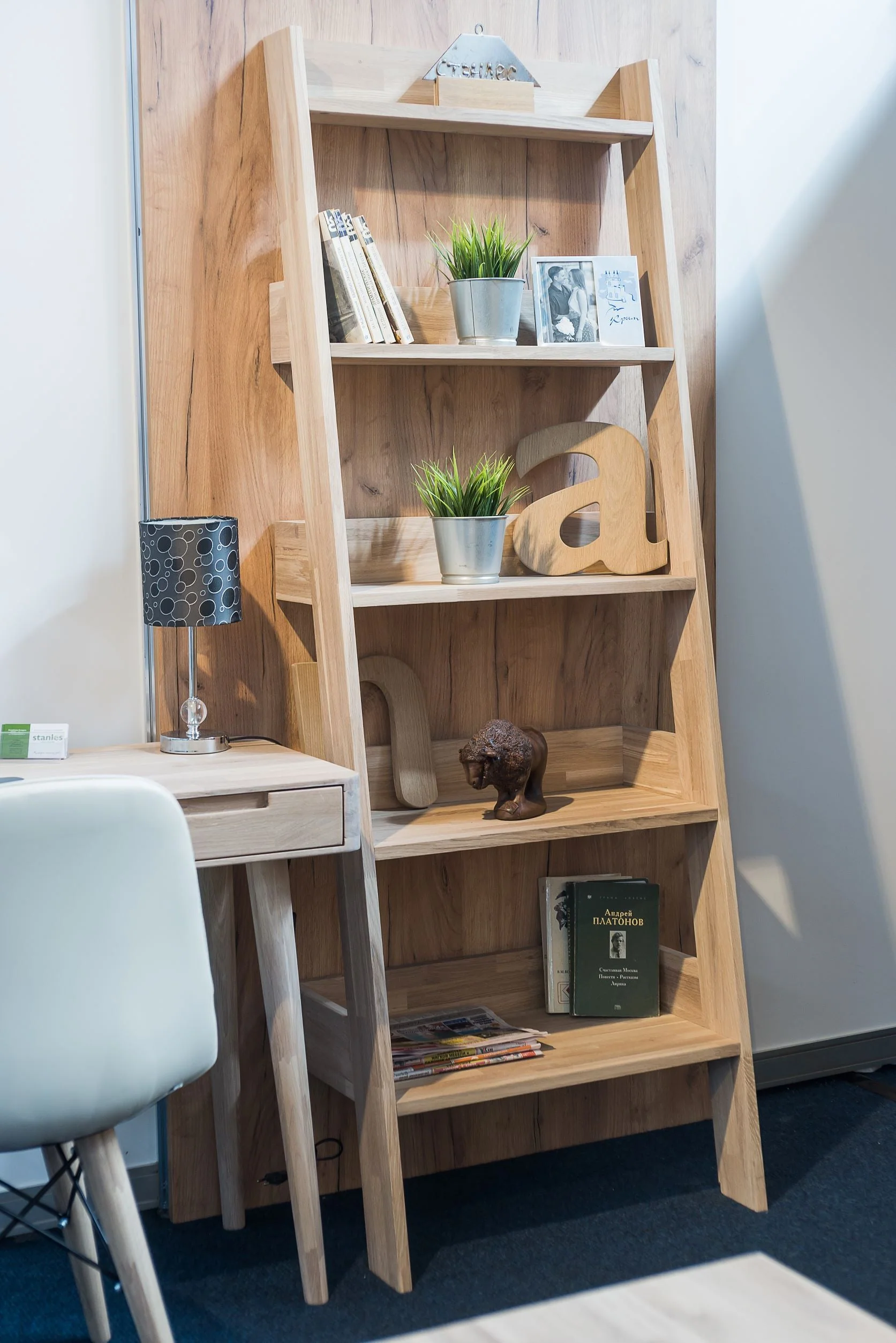 Bibliothèque en bois massif de chêne Escandi - NordicStory - Image 8