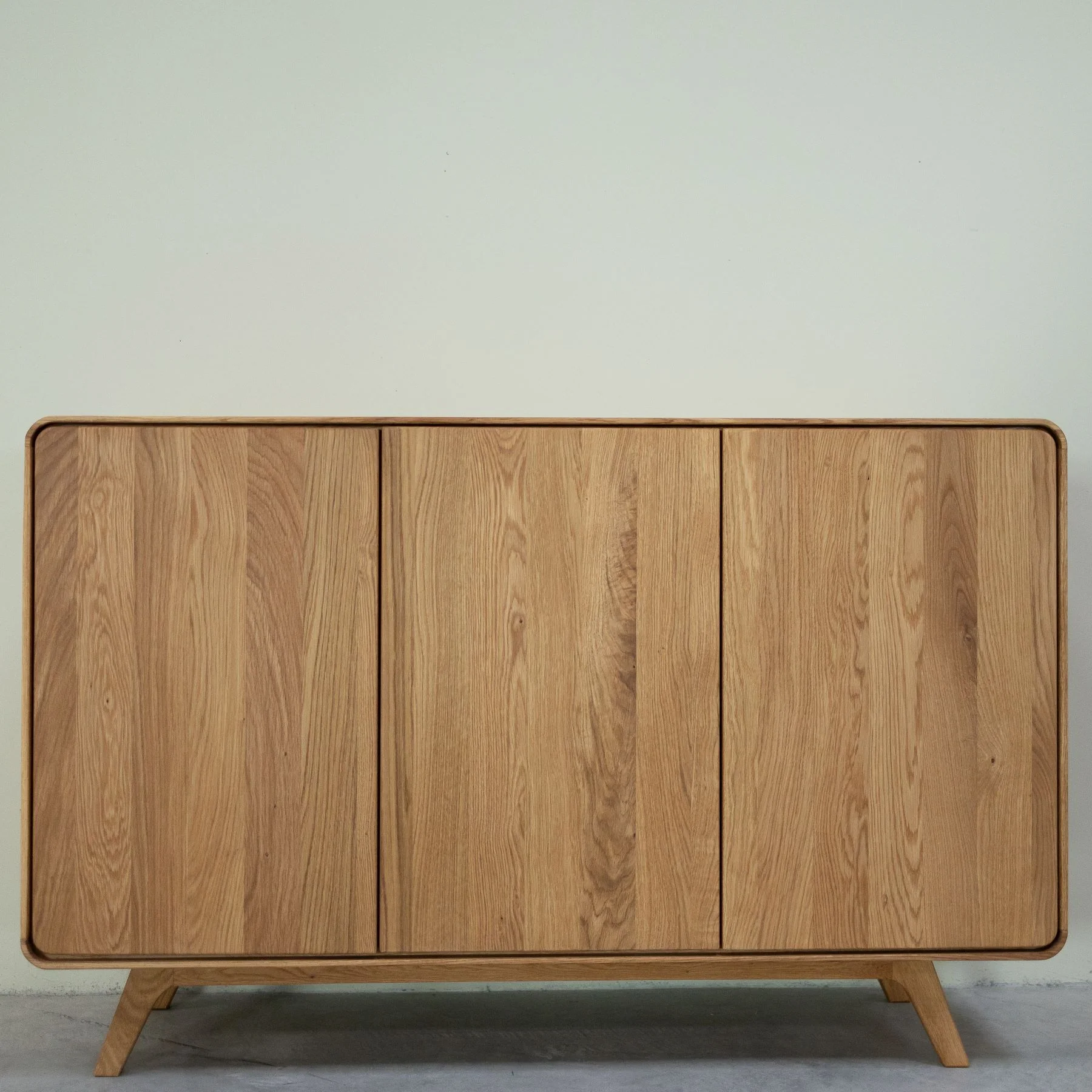 Buffet 3 portes en bois massif de chêne Genève 2 - NordicStory - Image 5