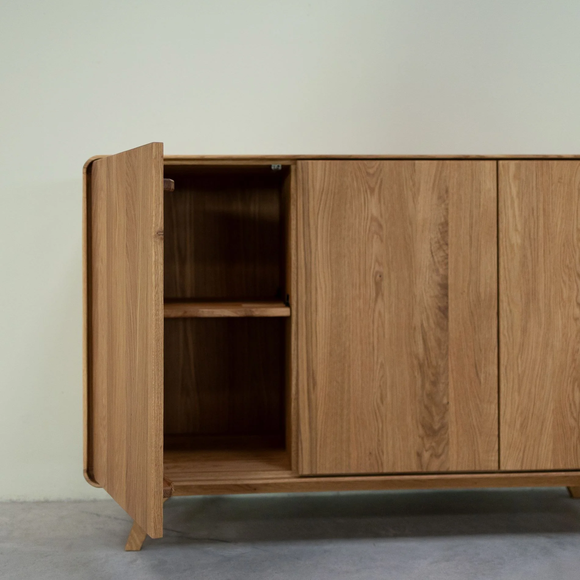 Buffet 3 portes en bois massif de chêne Genève 2 - NordicStory - Image 7