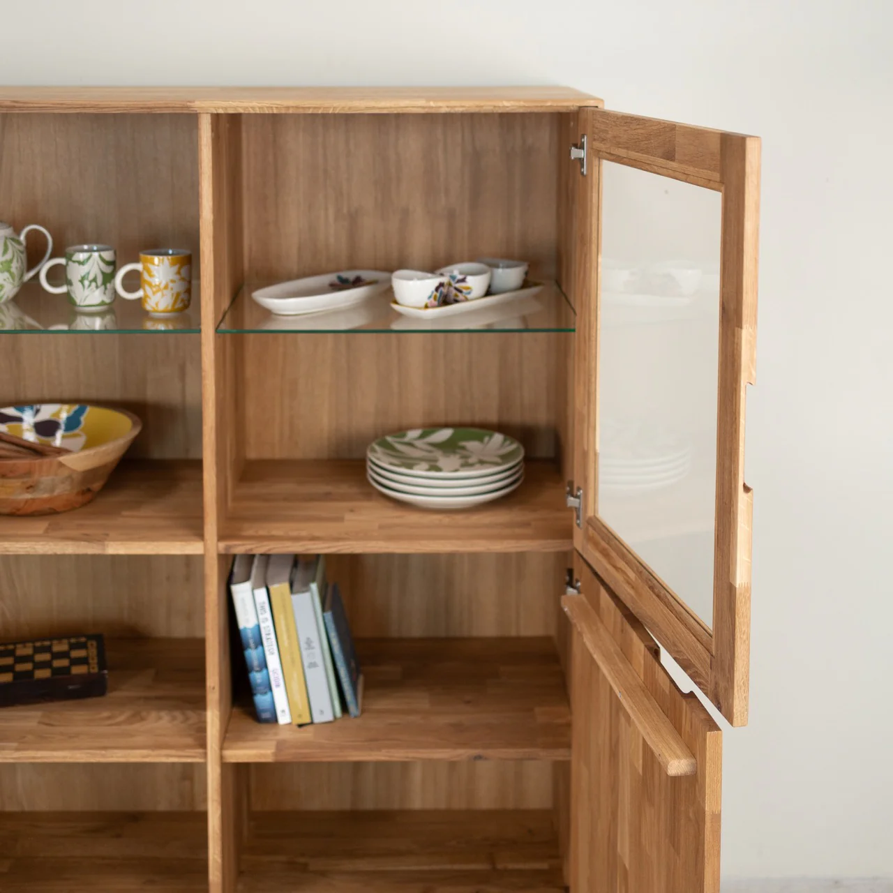 Buffet vitrine en bois massif de chêne Escandi 3 - NordicStory - Image 10