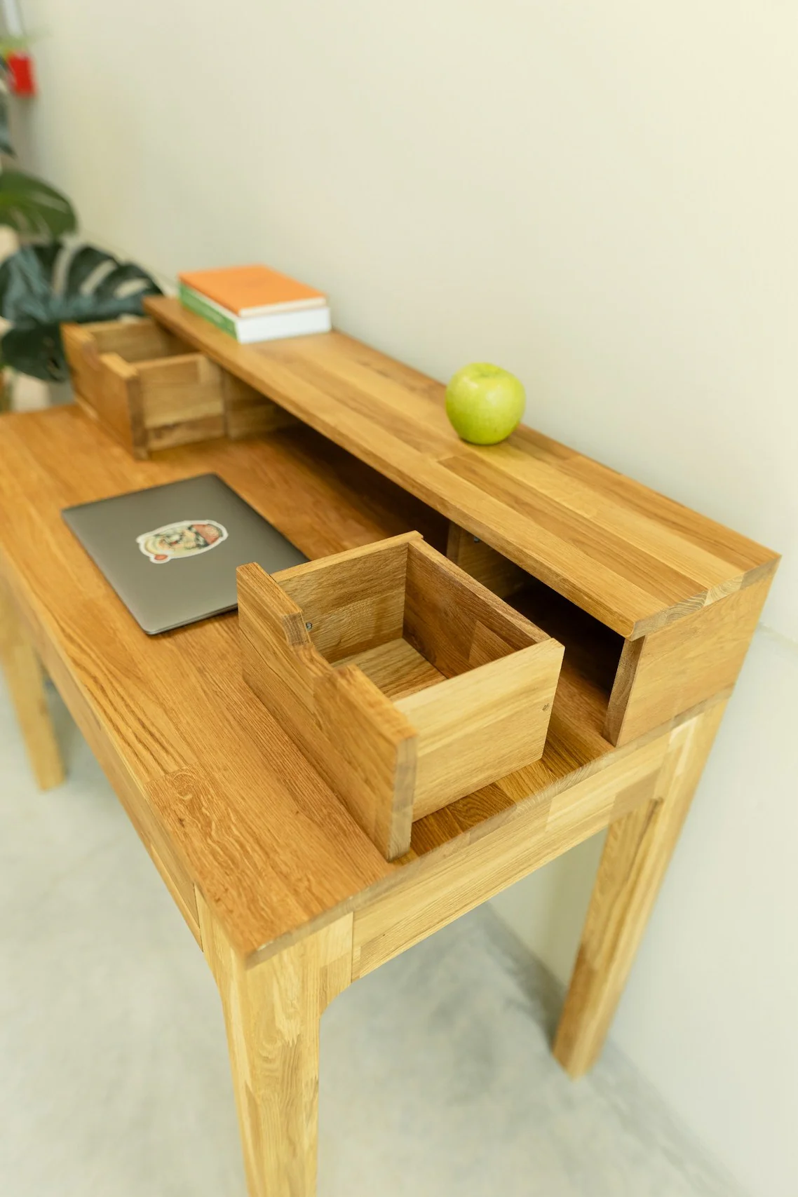 Bureau console en bois massif de chêne Axel II – NordicStory - Image 4