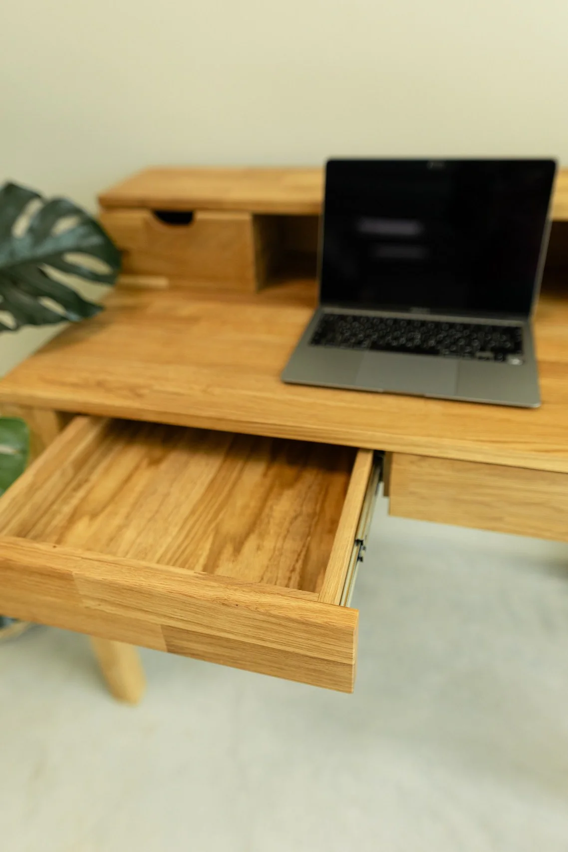 Bureau console en bois massif de chêne Axel II – NordicStory - Image 5
