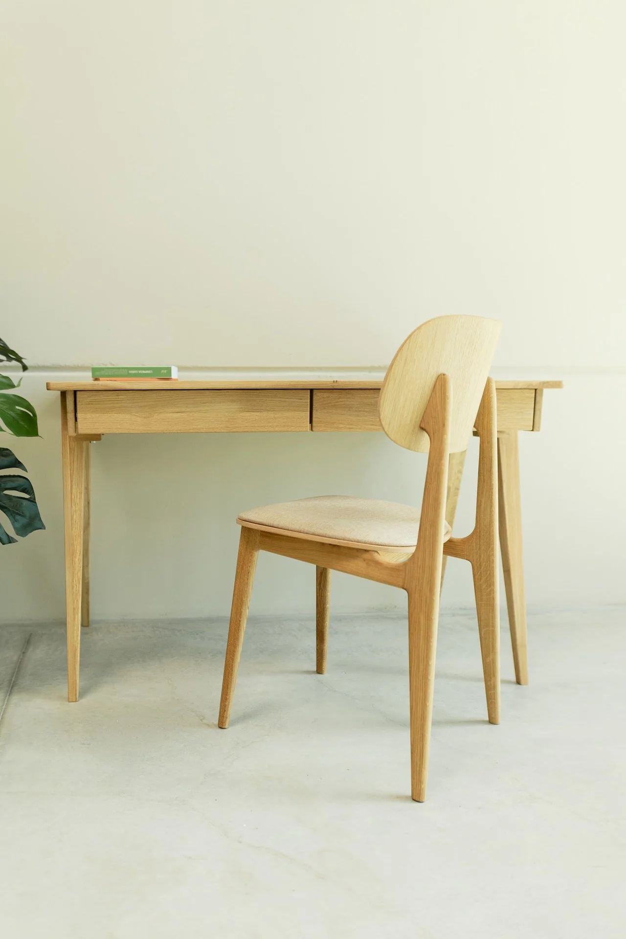 Bureau console en bois massif de chêne Berg - NordicStory - Image 3