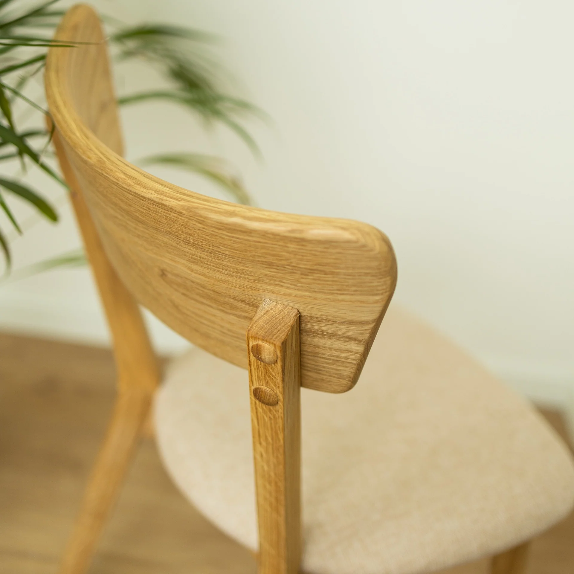 Chaise de salle à manger en bois massif de chêne Diana, revêtement Beige – Lot de 2 ou 4 chaises - NordicStory - Image 5