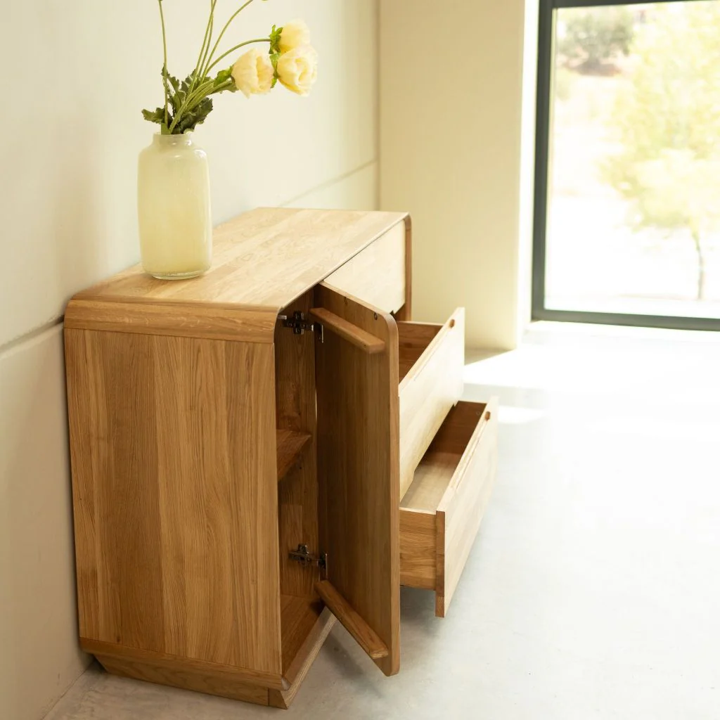 Commode en bois massif de chêne Alina – NordicStory - Image 3