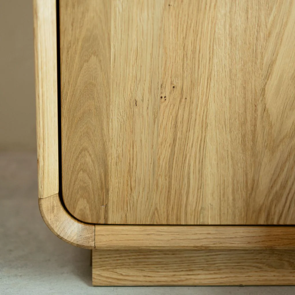 Commode en bois massif de chêne Alina – NordicStory - Image 7