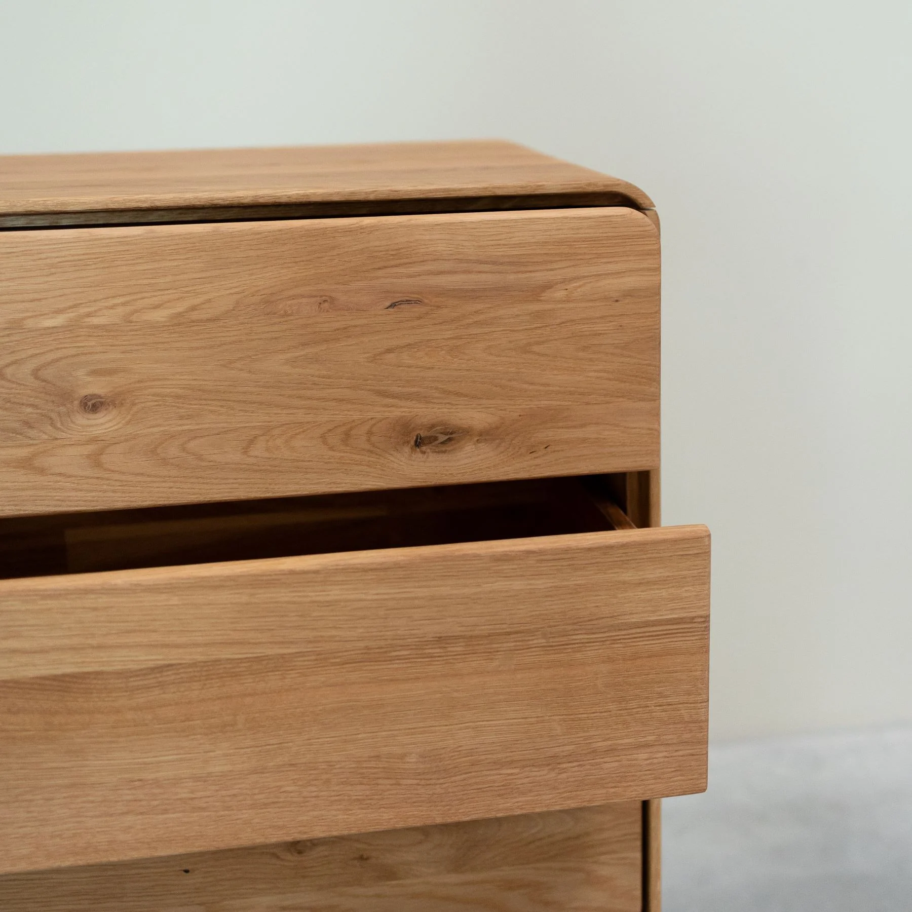 Commode en bois massif de chêne Genève 2 - NordicStory - Image 3