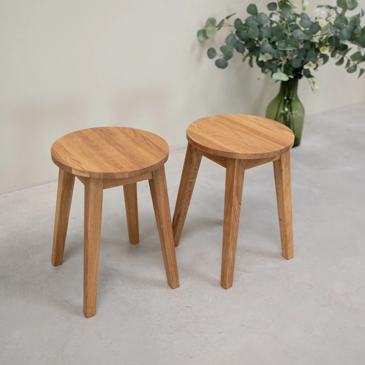 Lot de 2 ou 4 tabourets en bois massif de chêne Diana - NordicStory - Image 4