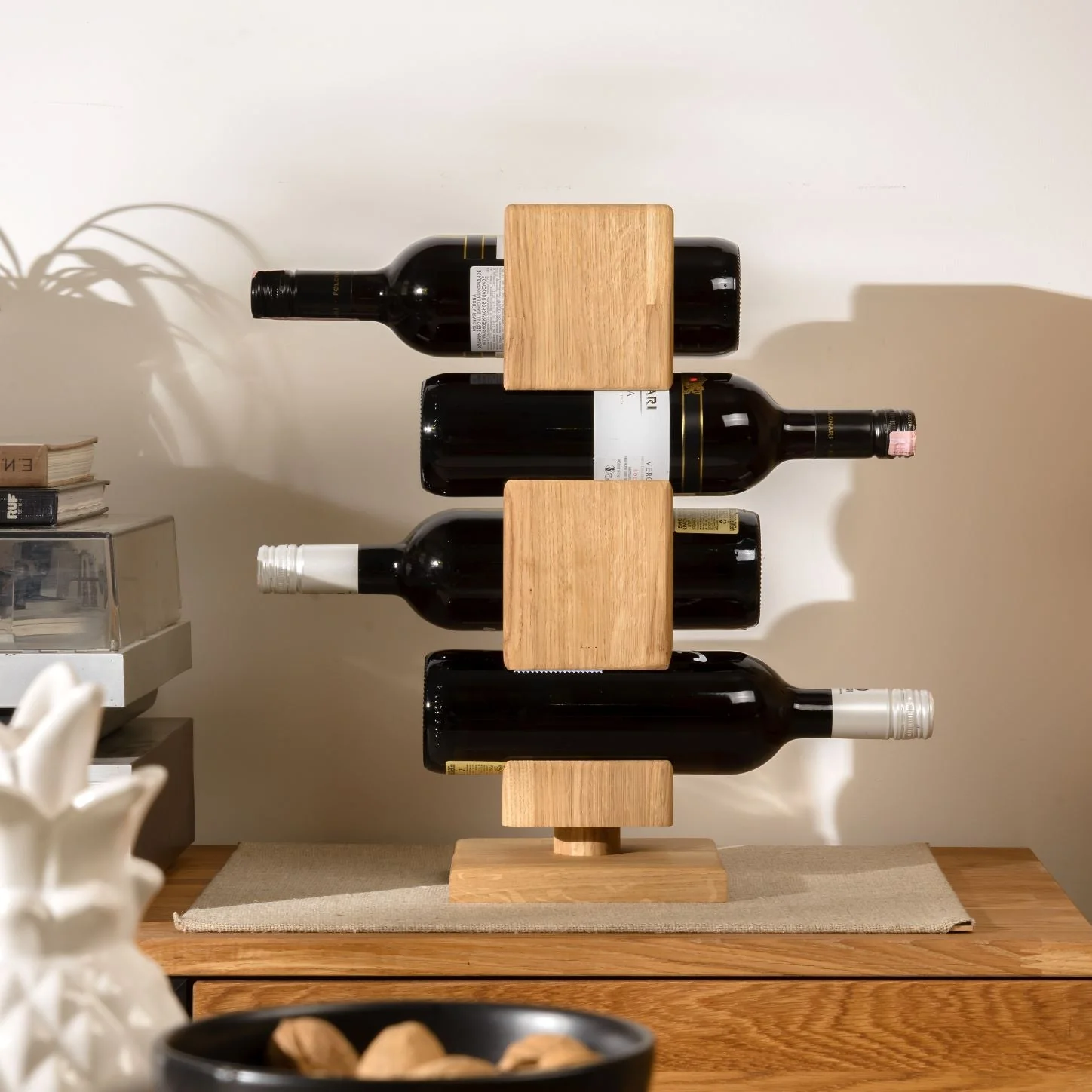 Porte-bouteilles en bois massif de chêne ALMA – Pour 4 bouteilles de vin - NordicStory - Image 4