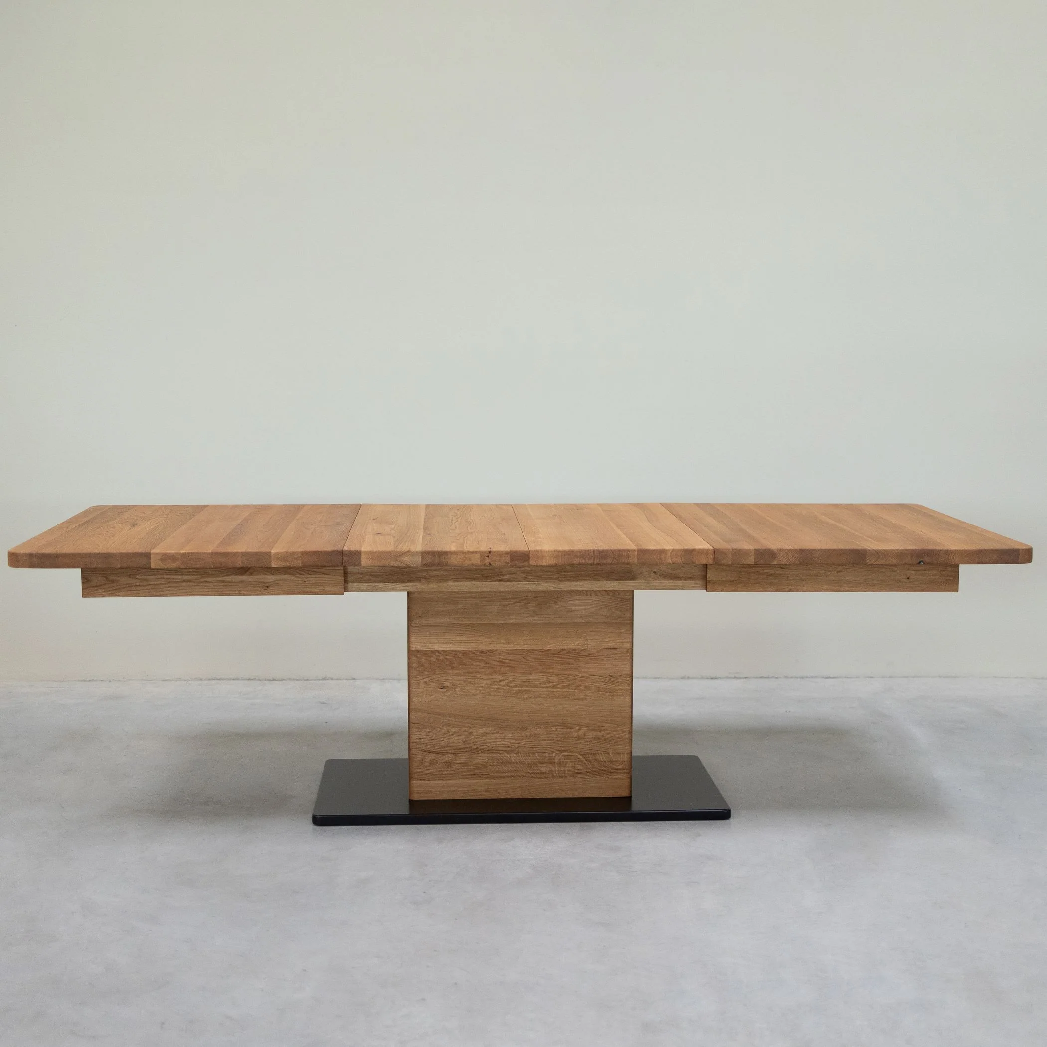 Table à manger extensible en bois massif de chêne Bremen - NordicStory - Image 3
