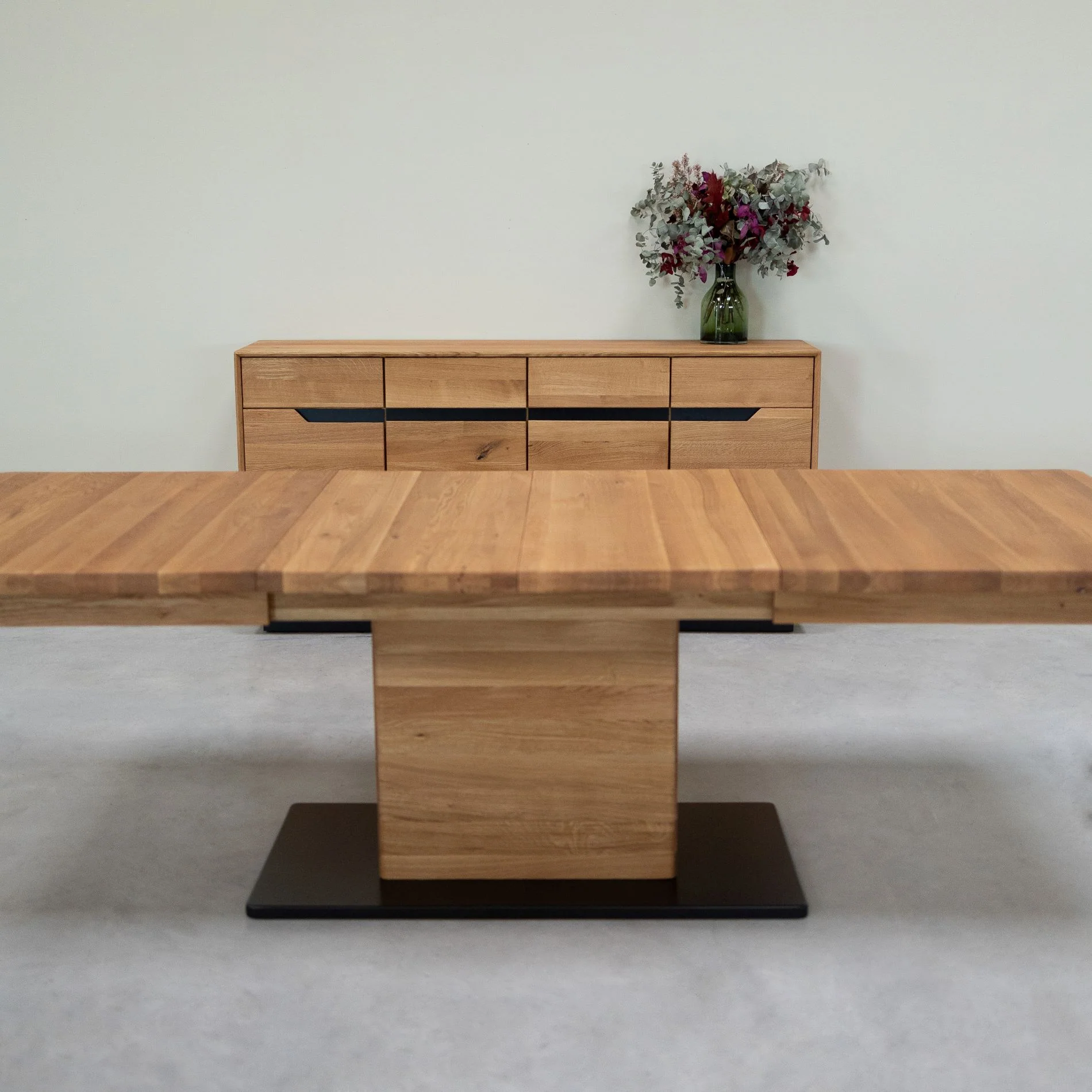Table à manger extensible en bois massif de chêne Bremen - NordicStory - Image 5