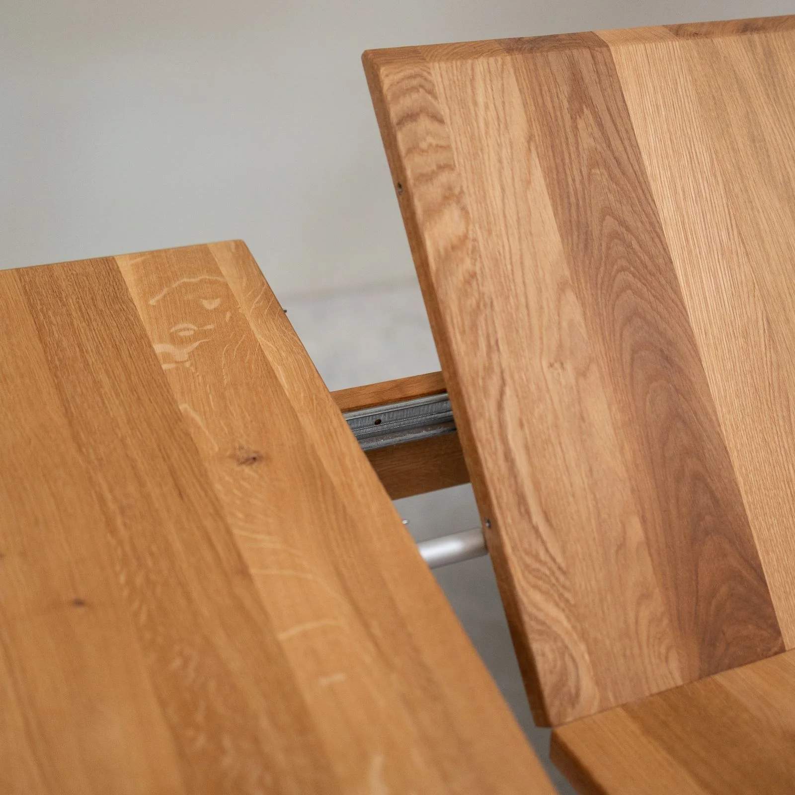 Table à manger extensible en bois massif de chêne Genève - NordicStory - Image 7
