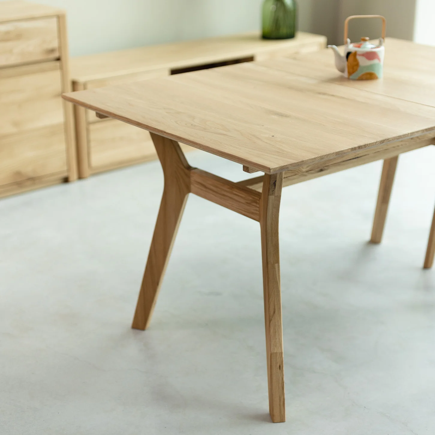 Table à manger extensible en bois massif de chêne Harold - NordicStory - Image 6