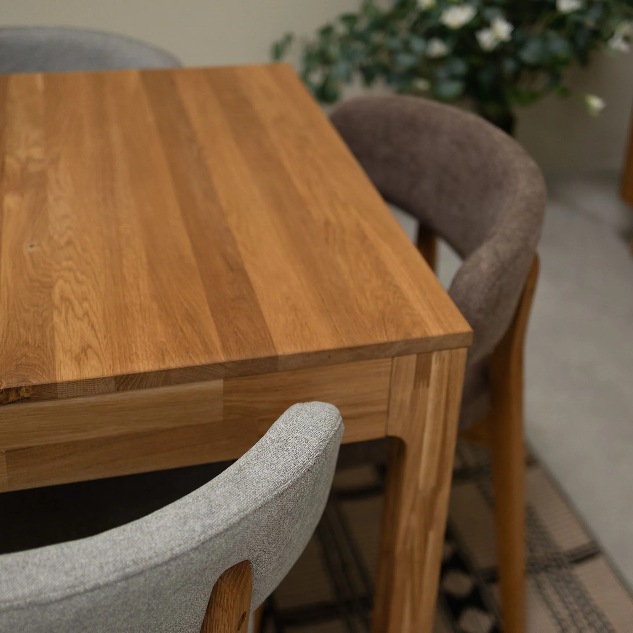 Table à manger extensible en bois massif de chêne Marsi - NordicStory - Image 21