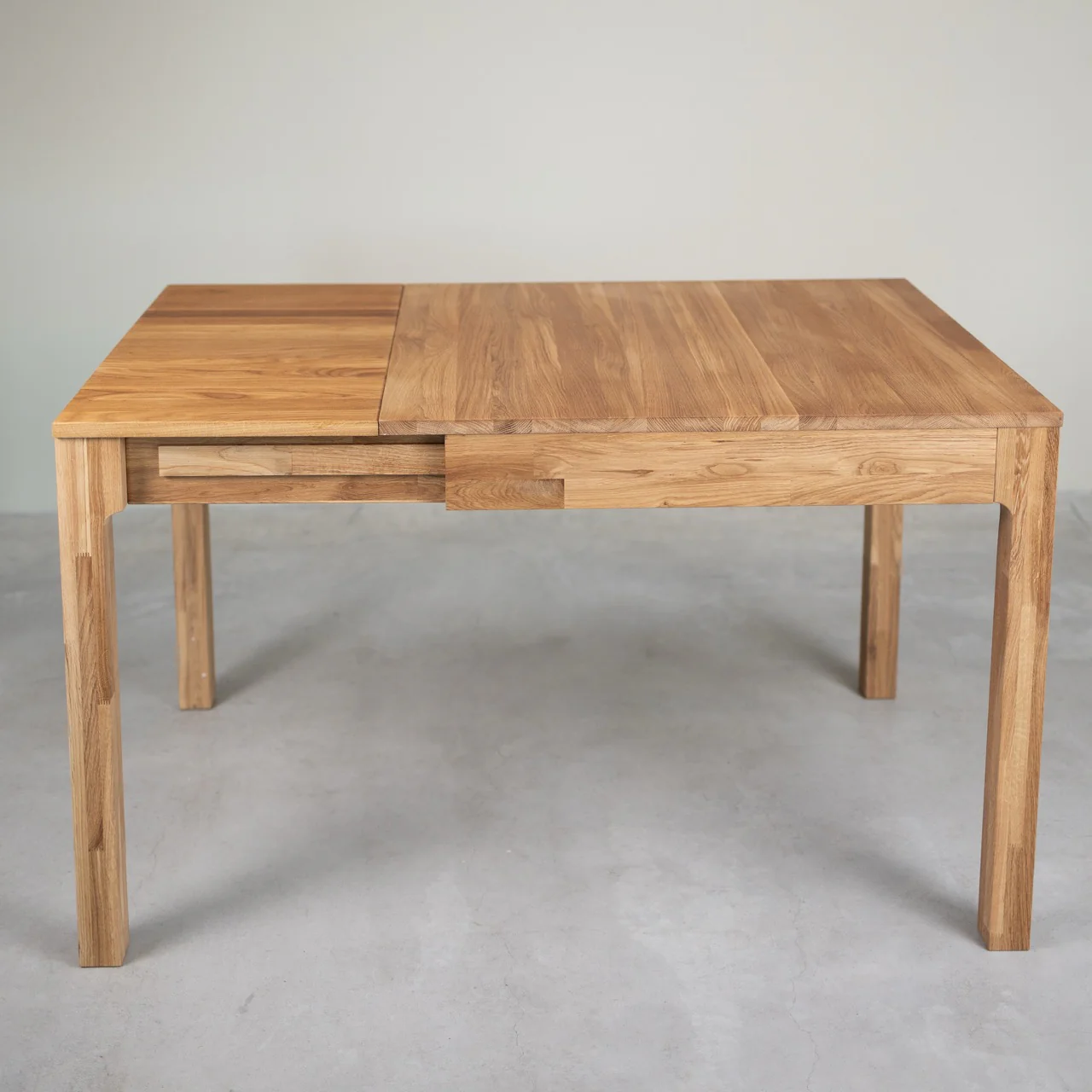 Table à manger extensible en bois massif de chêne Marsi - NordicStory - Image 3
