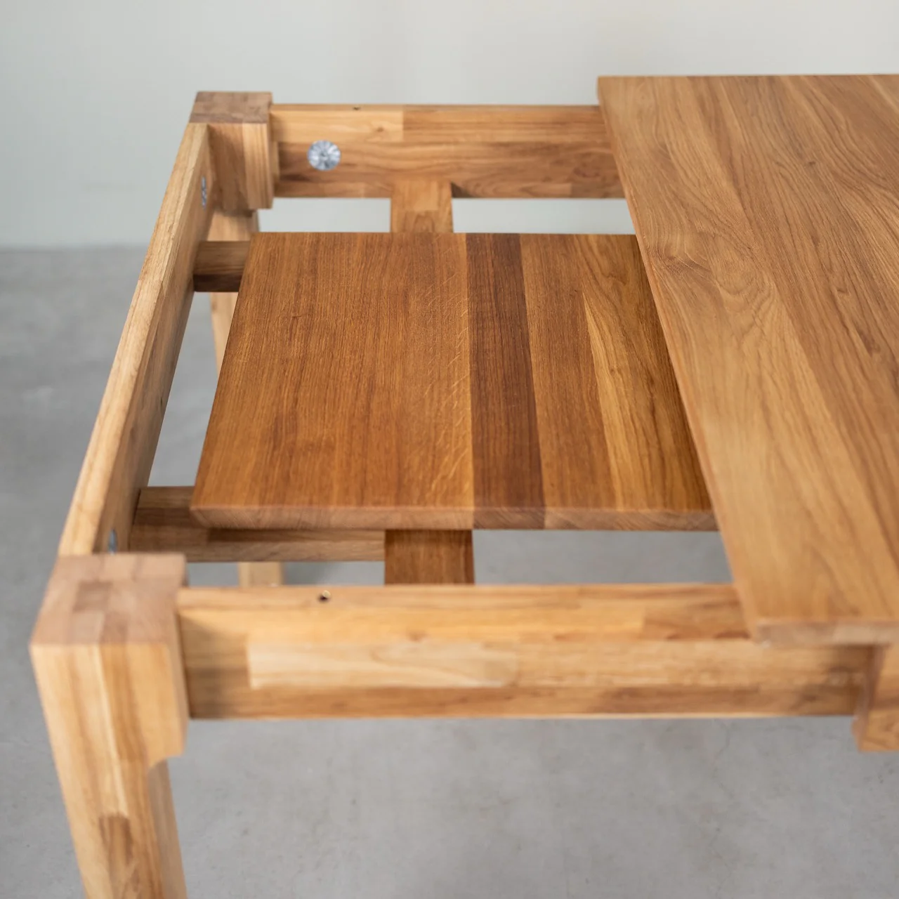 Table à manger extensible en bois massif de chêne Marsi - NordicStory - Image 8