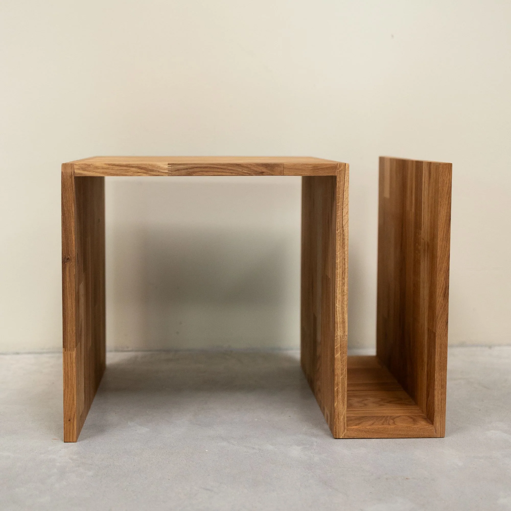 Table d’appoint en bois massif de chêne Sofi – NordicStory - Image 11