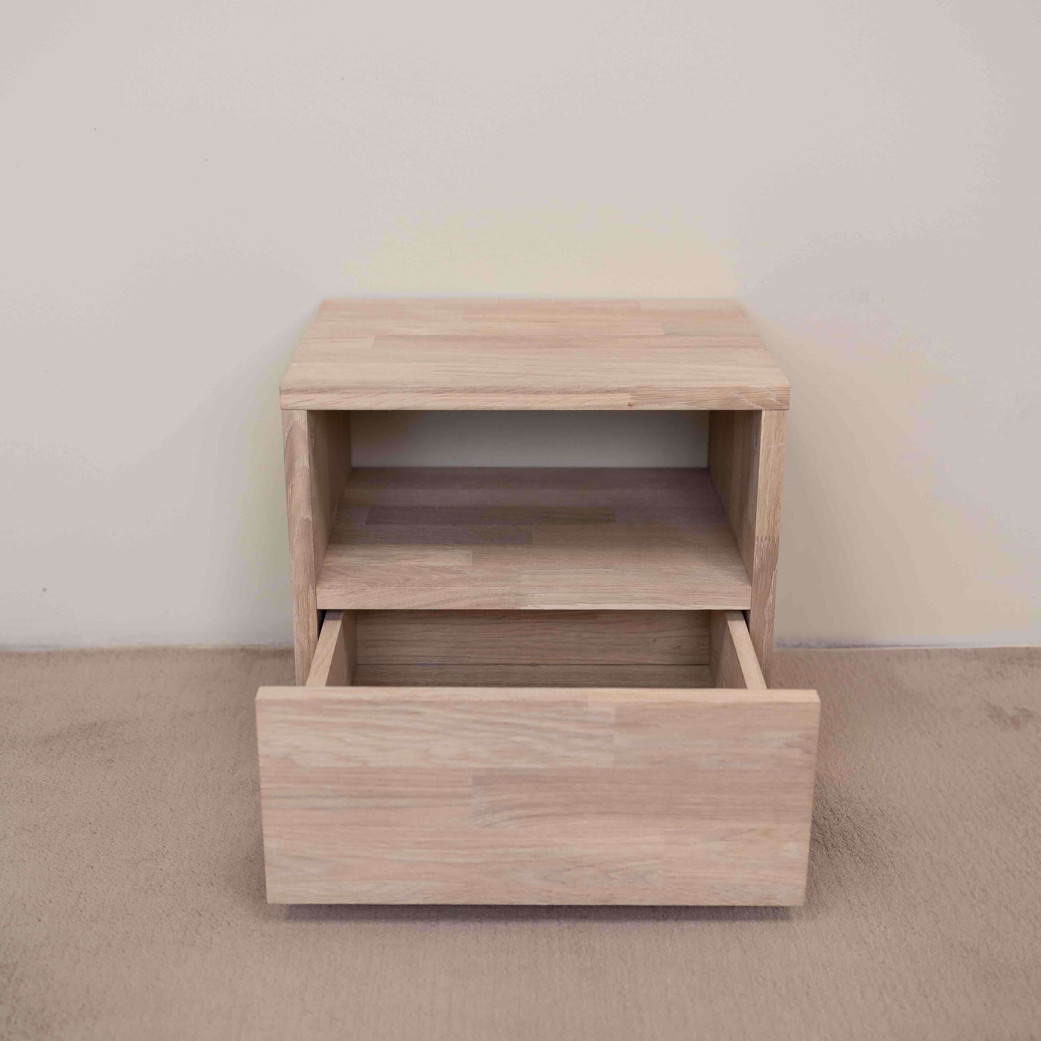 Table de chevet en bois massif de chêne Danemark 1 - NordicStory - Image 16