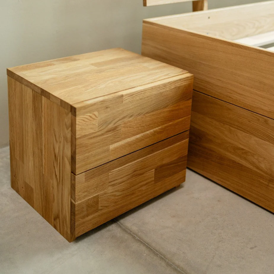 Table de chevet en bois massif de chêne Danemark 2 – NordicStory - Image 3