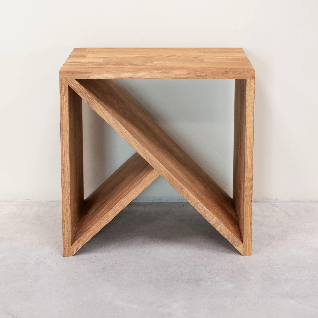 Table de chevet en bois massif de chêne Danemark –  NordicStory - Image 3