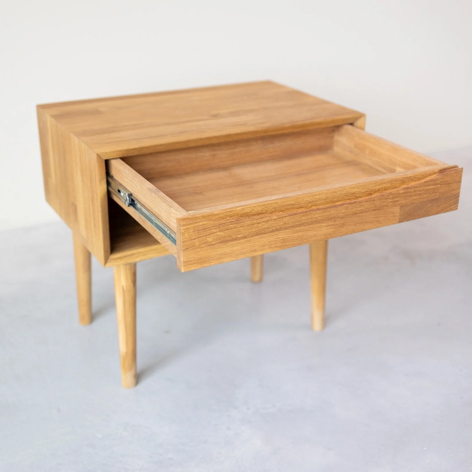 Table de chevet en bois massif de chêne Escandi 2 - NordicStory - Image 7