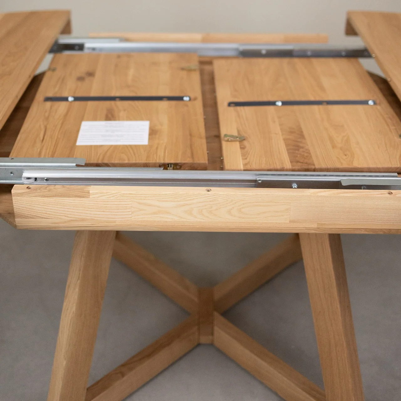 Table à manger ronde extensible en chêne massif Valence - NordicStory - Image 12