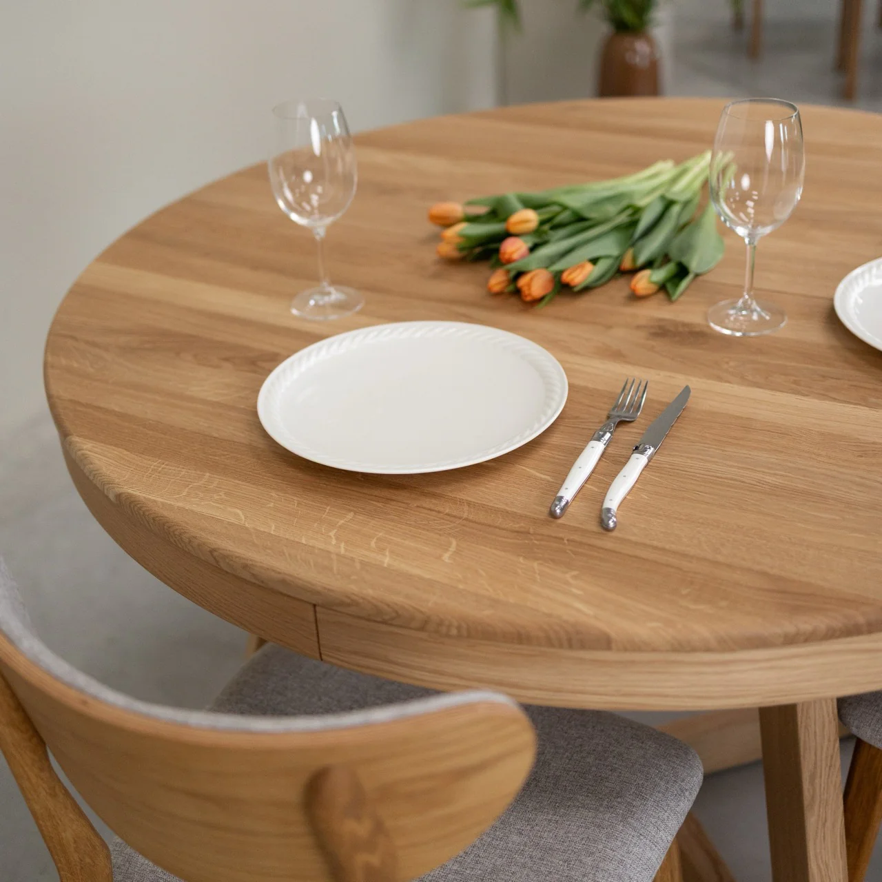 Table à manger ronde extensible en chêne massif Valence - NordicStory - Image 19