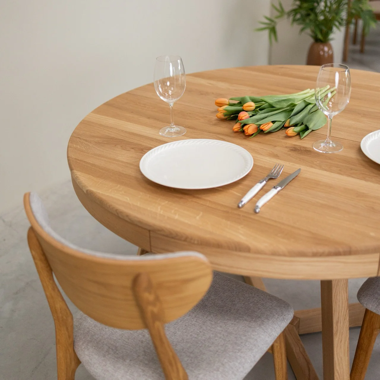 Table à manger ronde extensible en chêne massif Valence - NordicStory - Image 24