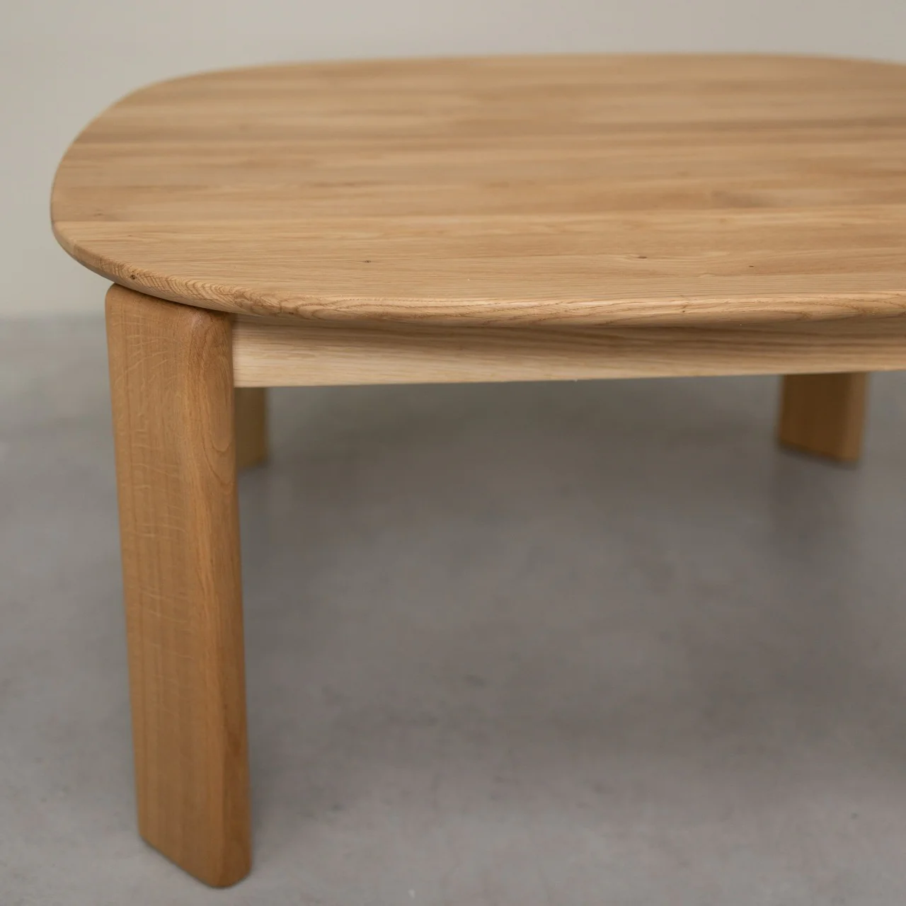 Table basse en bois massif de chêne Victoria - NordicStory - Image 3
