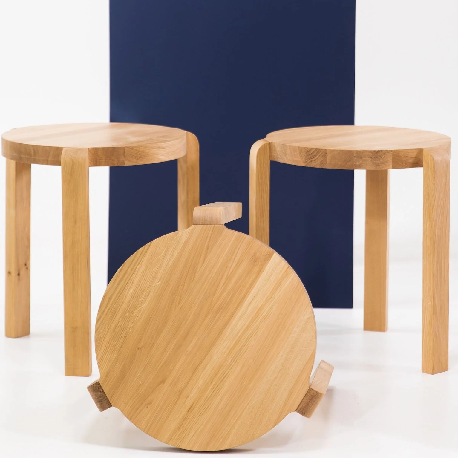 Table d'appoint en bois massif OPUS - VESKOR - Image 3