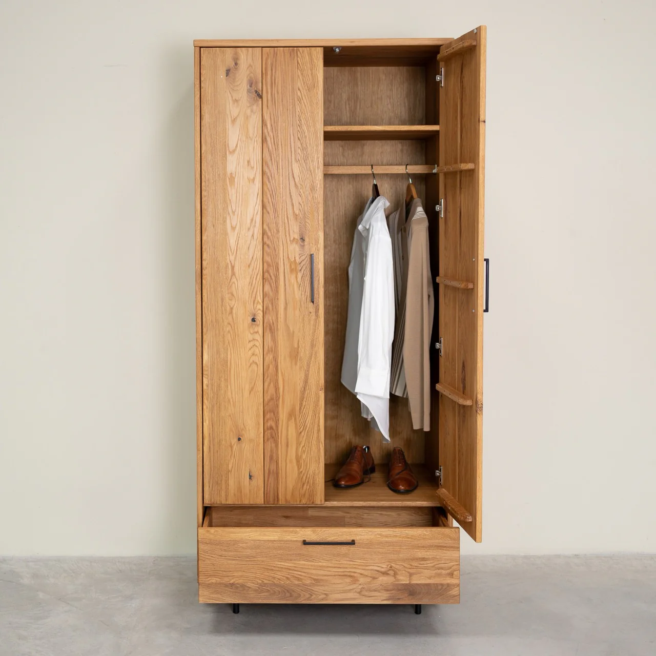 Armoire en bois massif Normandie - NordicStory - Image 3