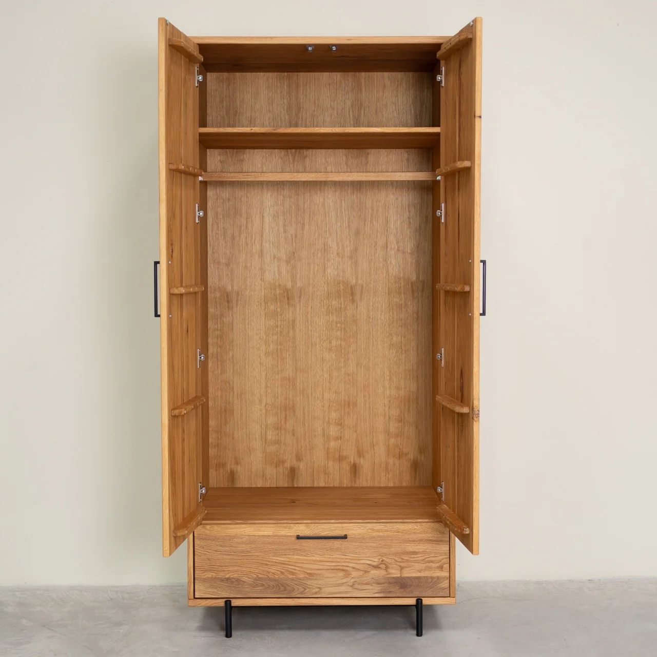 Armoire en bois massif Normandie - NordicStory - Image 4