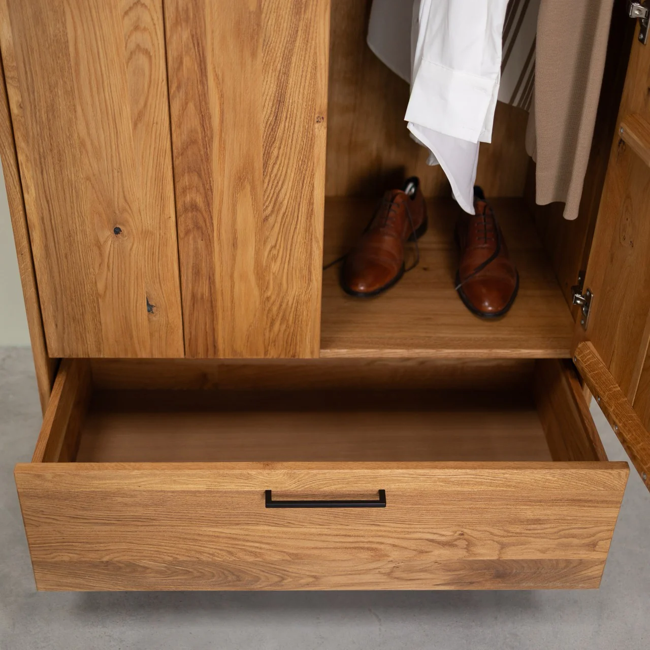 Armoire en bois massif Normandie - NordicStory - Image 6
