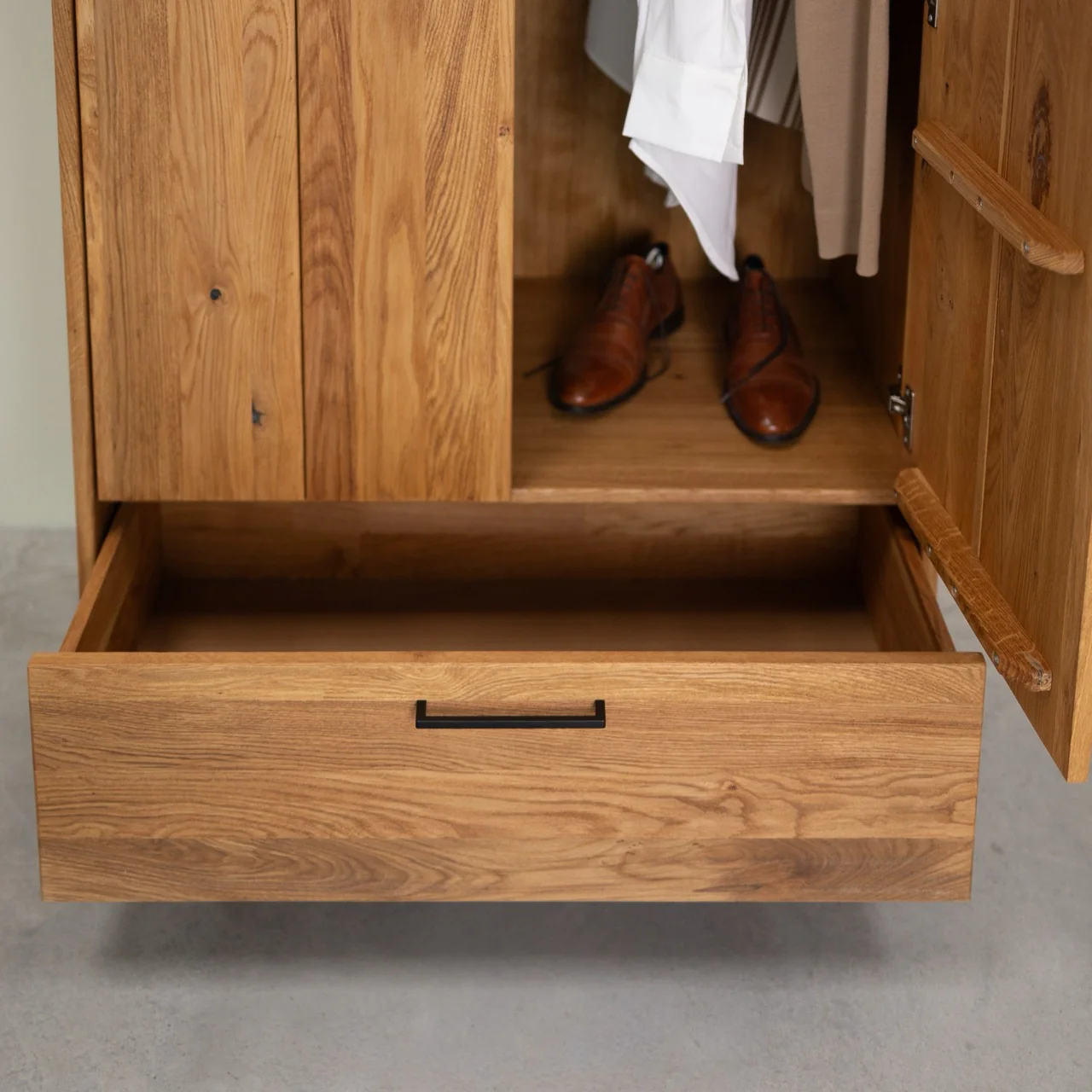 Armoire en bois massif Normandie - NordicStory - Image 7