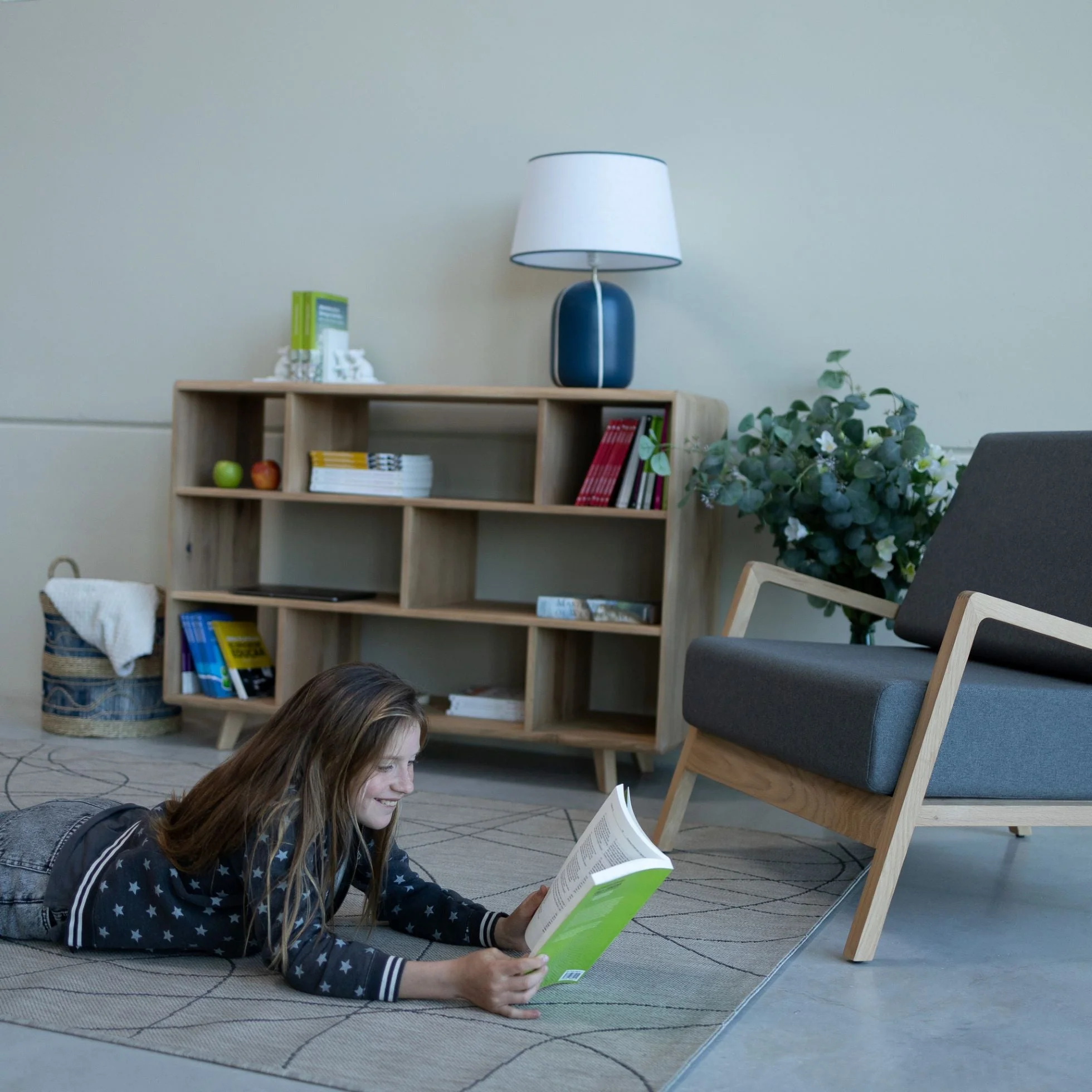 Bibliothèque en bois massif Suède – NordicStory - Image 3