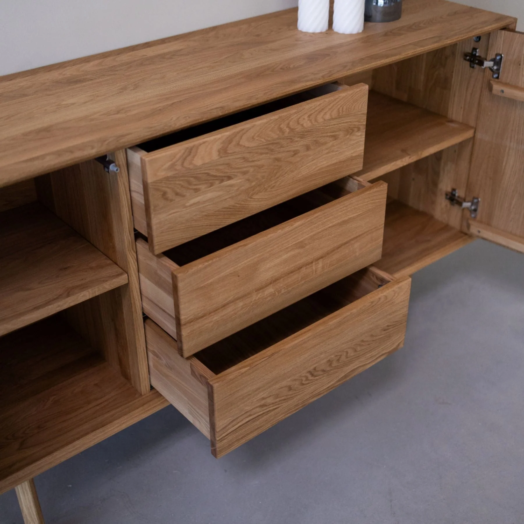 Buffet commode en bois massif de chêne Kodama 3 - NordicStory - Image 6