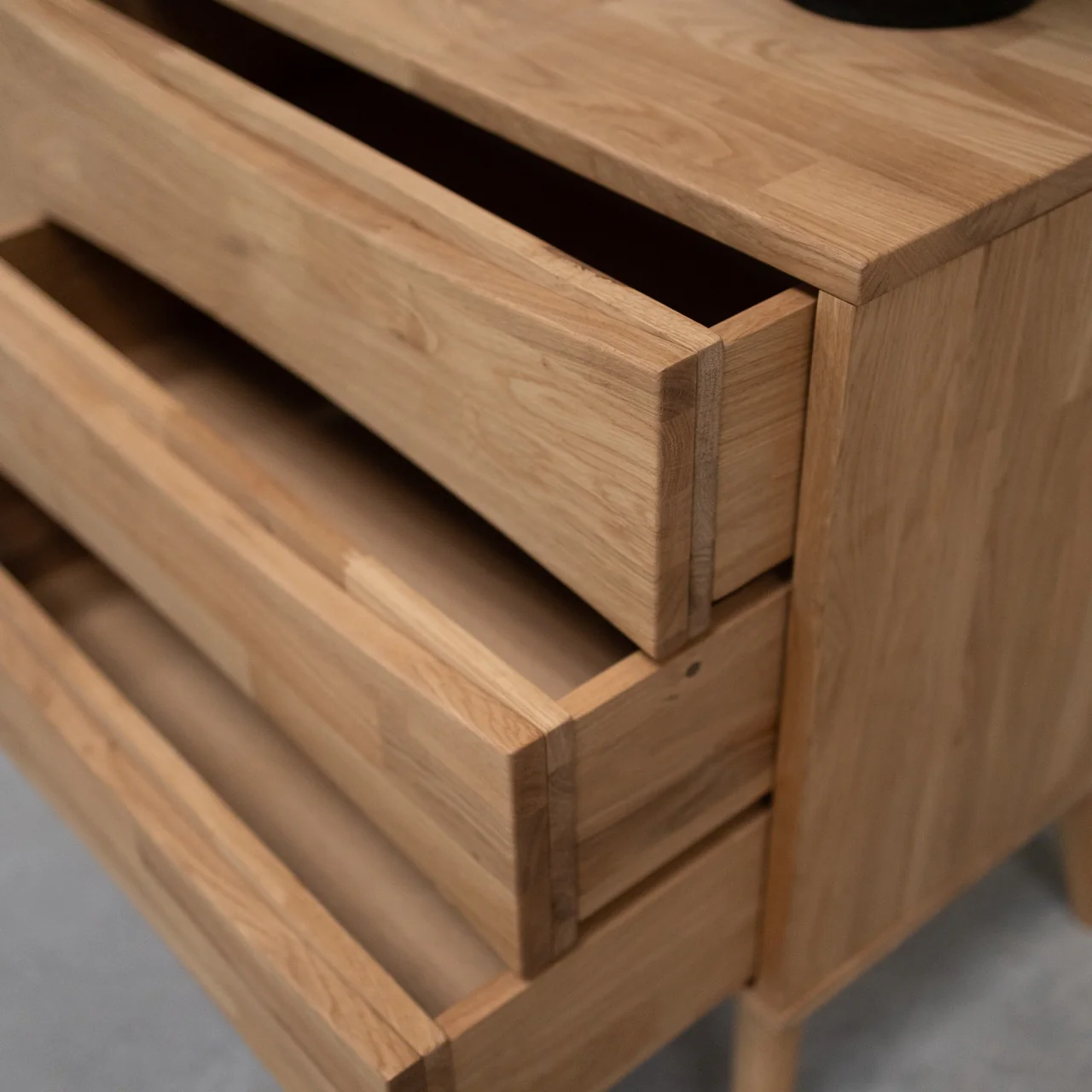 Buffet commode en bois massif de chêne Malmo 1 – NordicStory - Image 7
