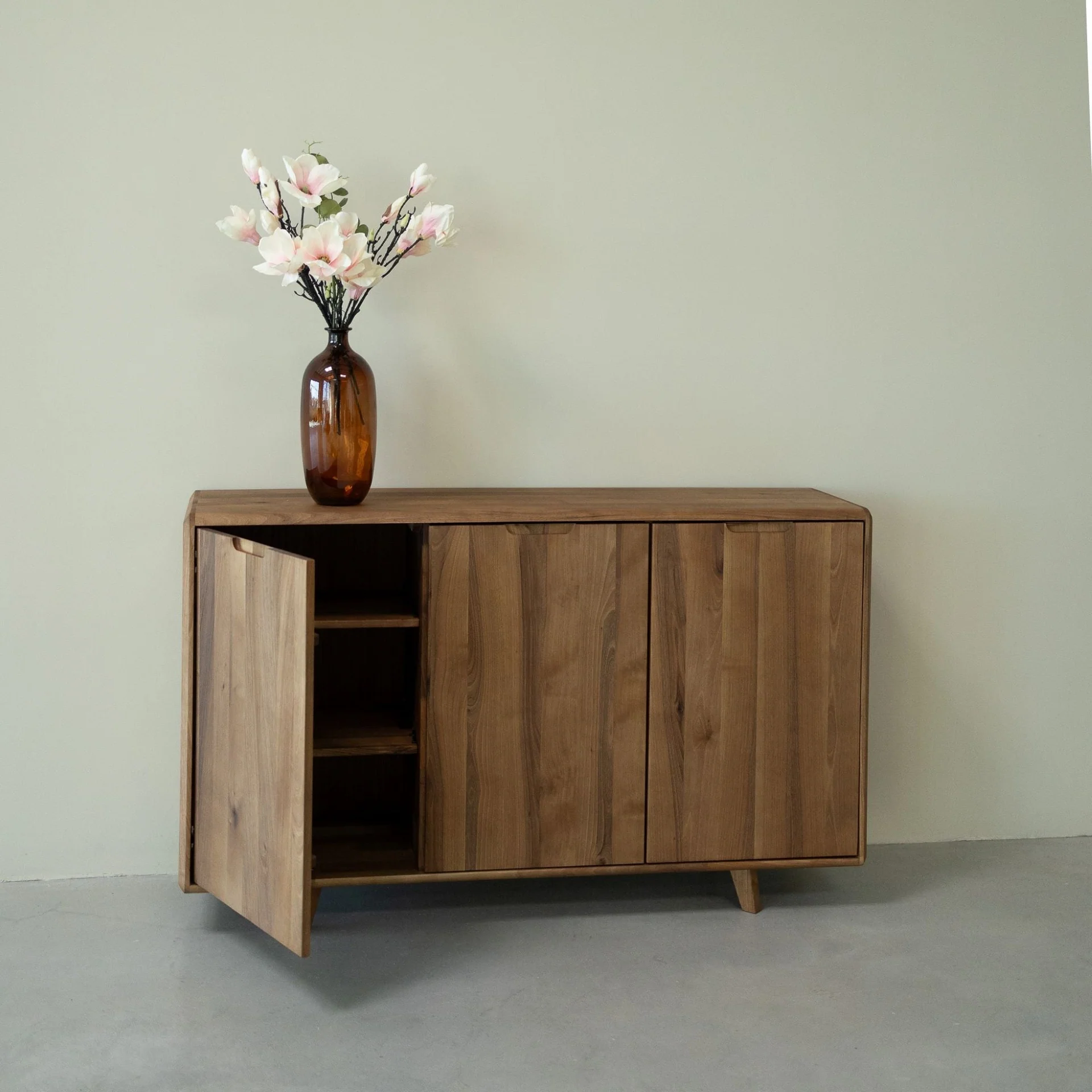 Buffet commode 3 portes en bois massif Suède 3 – NordicStory - Image 9