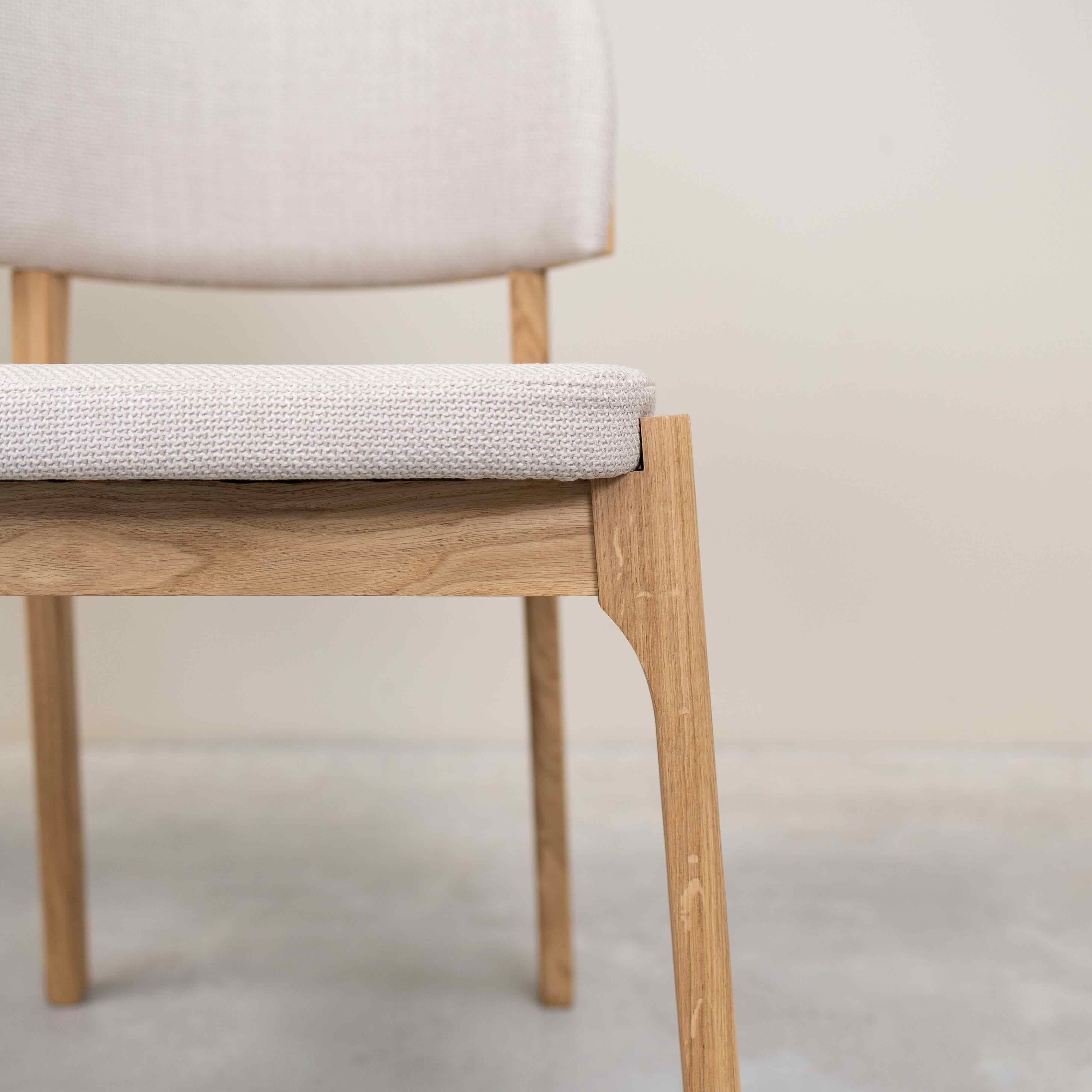 Chaise en bois massif de chêne Astrid, revêtement - Lot de 2 ou 4 chaises - NordicStory - Image 11