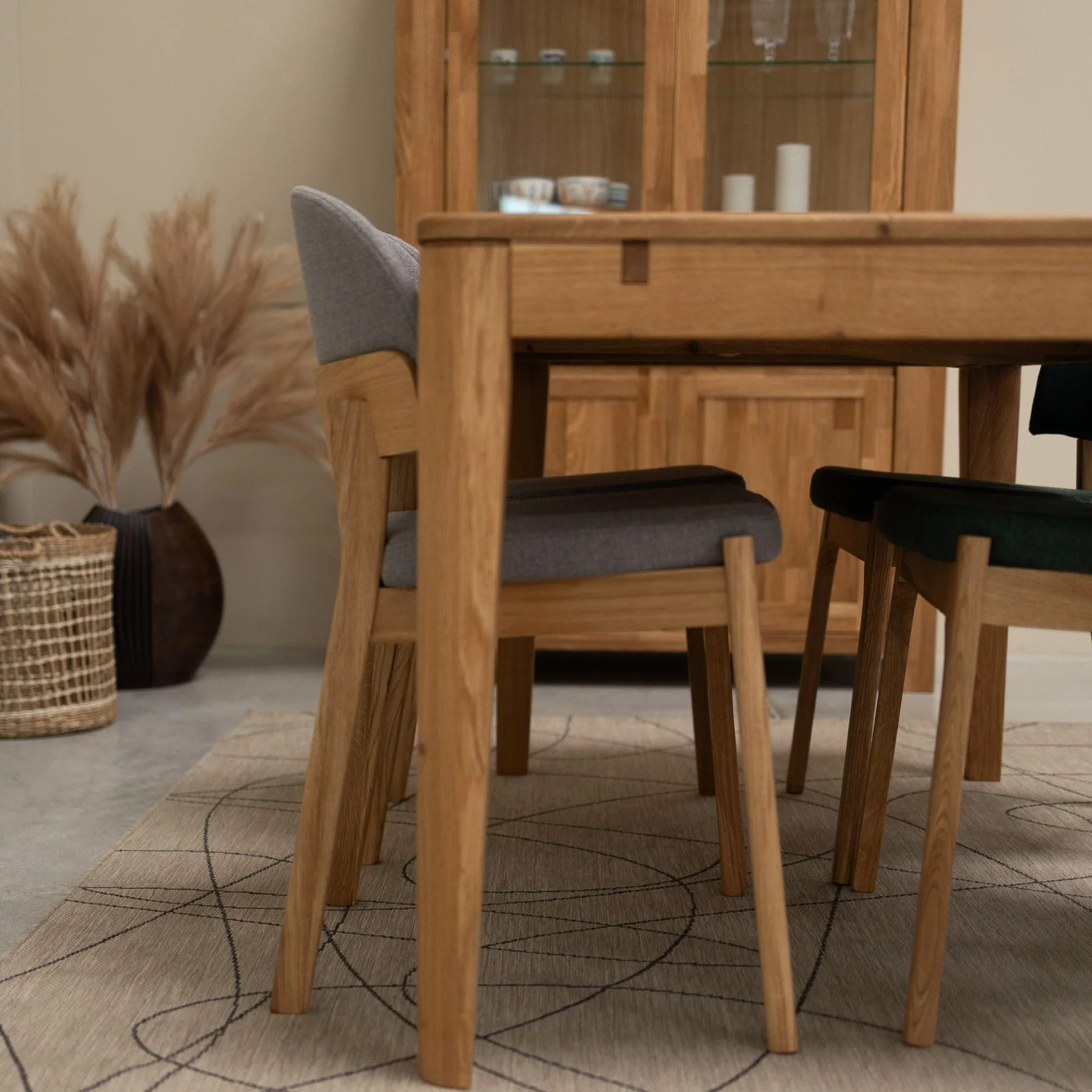 Chaise en bois massif de chêne Astrid, revêtement - Lot de 2 ou 4 chaises - NordicStory - Image 27