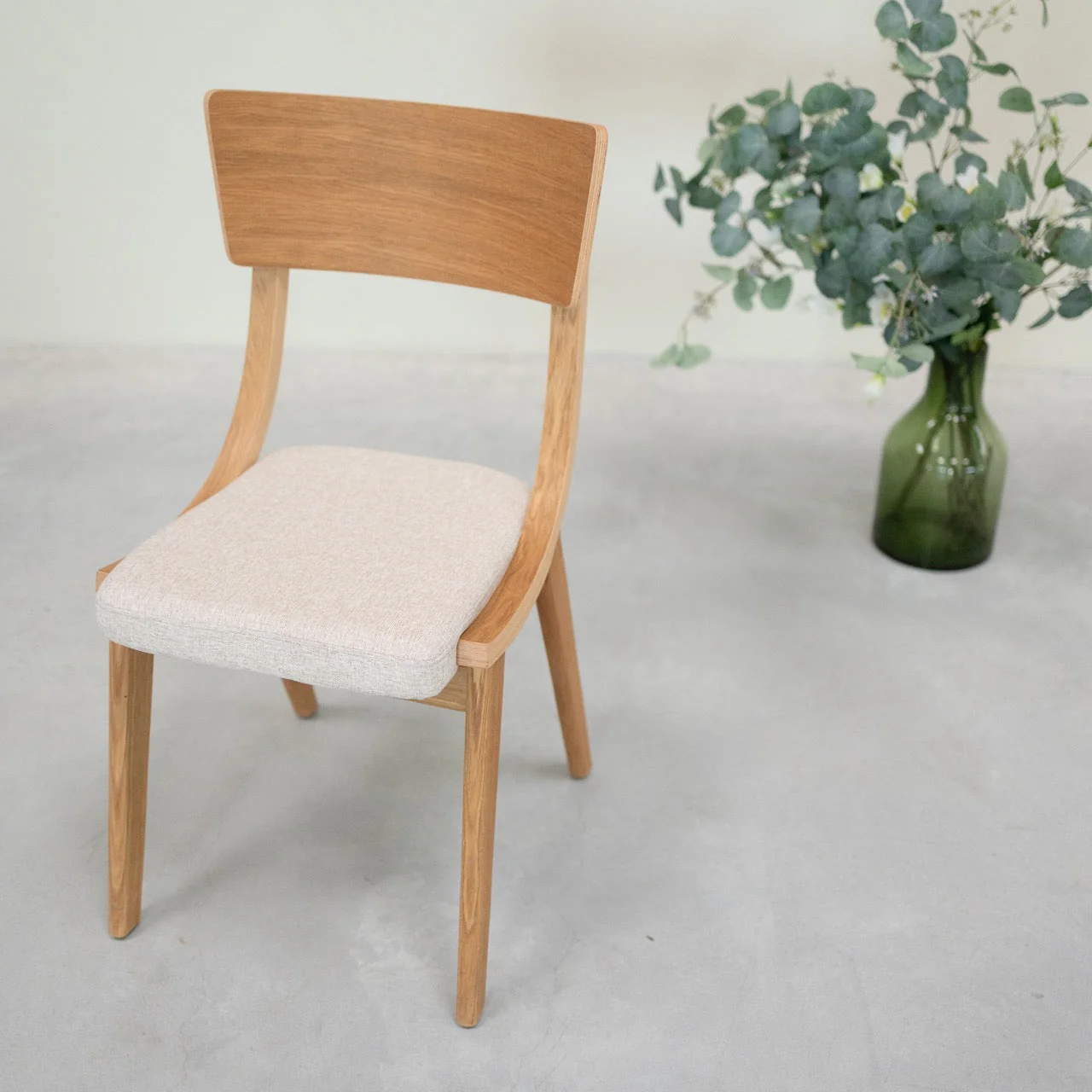 Chaise en bois massif de chêne Lucas, revêtement Gris/Beige - Lot de 2 ou 4 chaises - NordicStory - Image 3