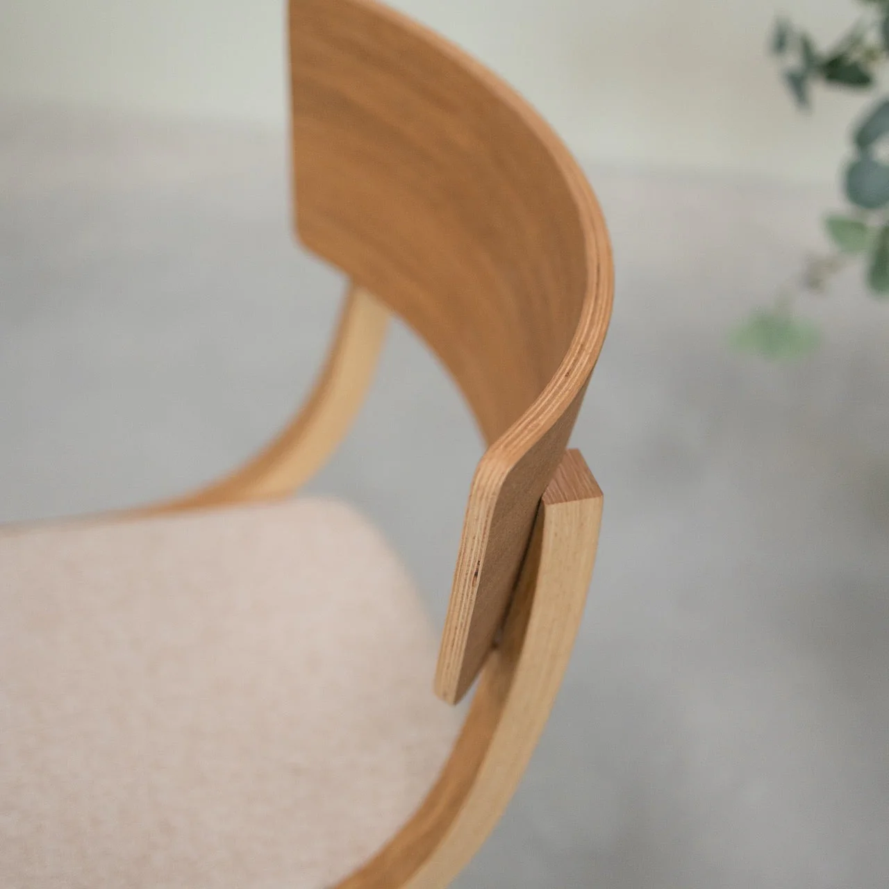 Chaise en bois massif de chêne Lucas, revêtement Gris/Beige - Lot de 2 ou 4 chaises - NordicStory - Image 8