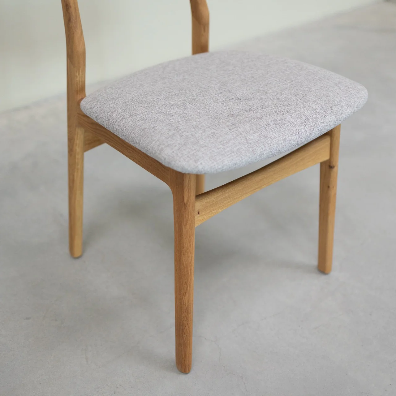 Chaise en bois massif de chêne Maxwell, revêtement - Lot de 2 ou 4 chaises - NordicStory - Image 6