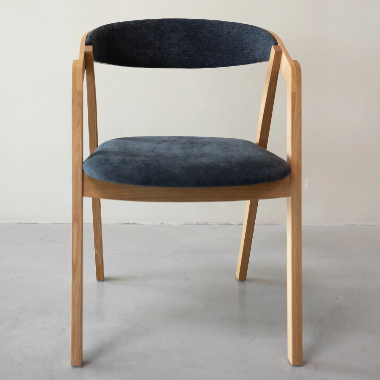 Chaise en bois massif de chêne Knut, revêtement Beige/Gris Anthracite - Lot de 2 ou de 4 chaises - NordicStory - Image 5